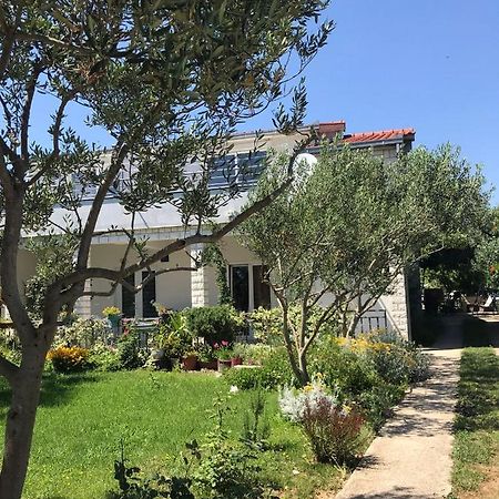 Hotel Soba Za Odmor P&E Kaštel Štafilić Exterior foto
