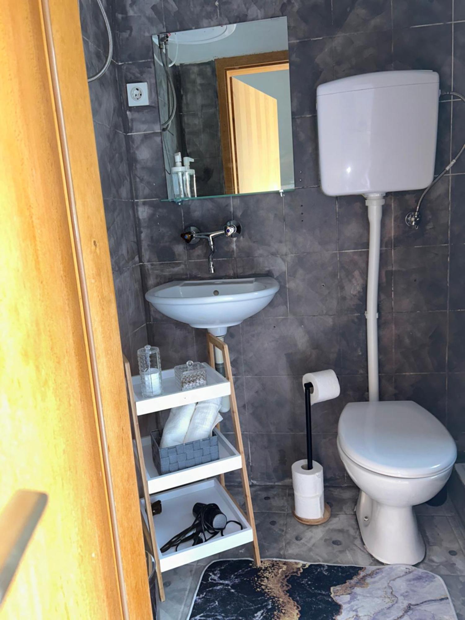 Hotel Soba Za Odmor P&E Kaštel Štafilić Exterior foto